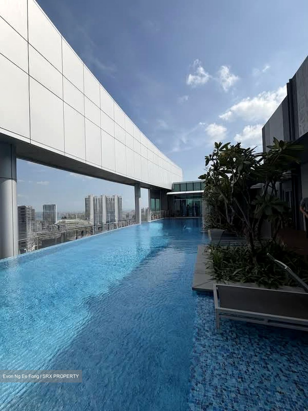 Arc 380 (D8), Office #549380831